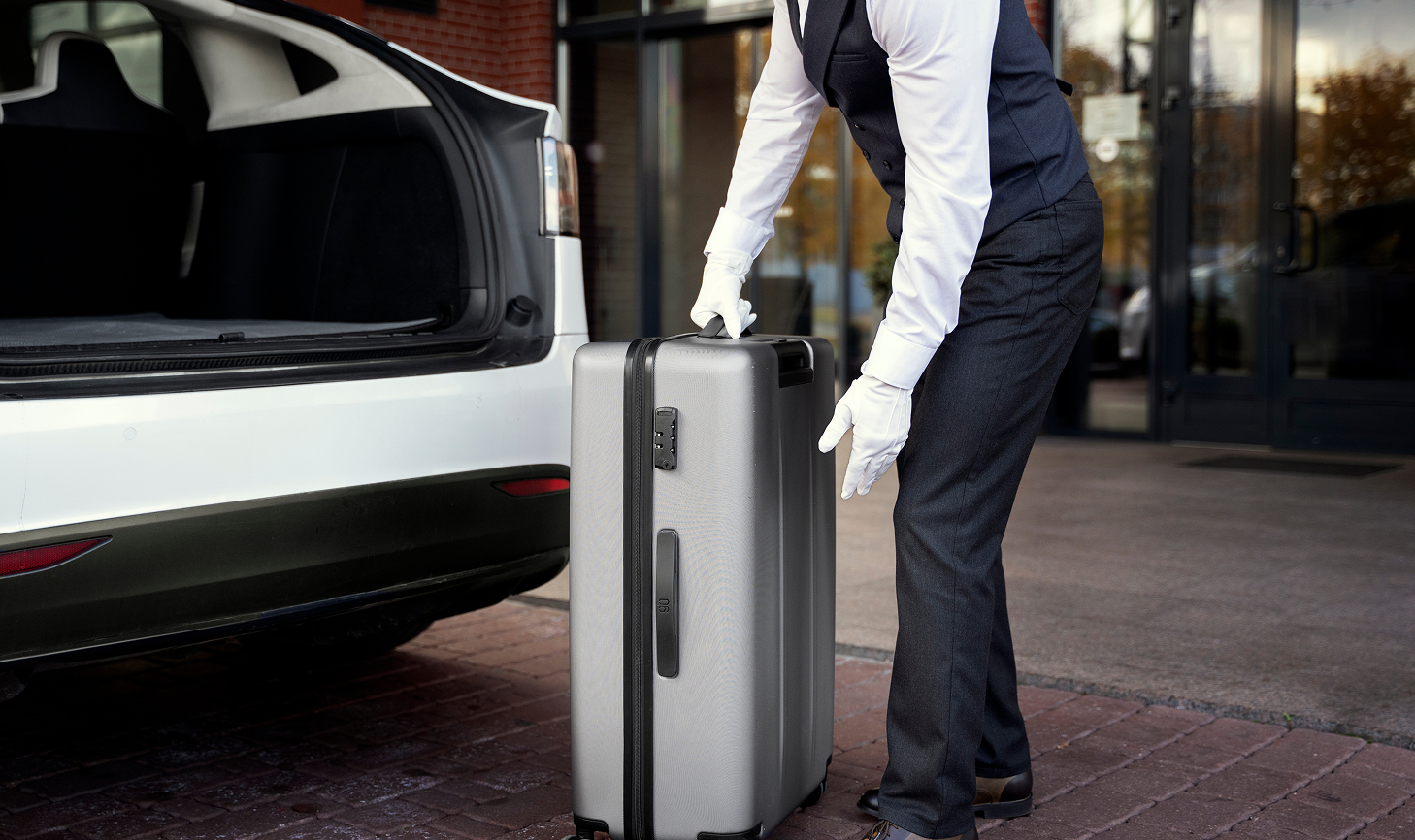 Transport and parking services at Naiades Almiros River Hotel